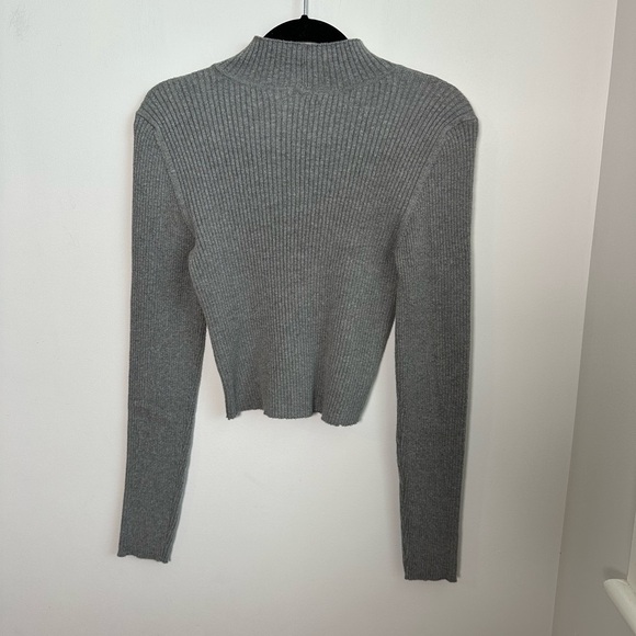 American Eagle Long-Sleeve Ribbed Mock Neck Top - Picture 3 of 6